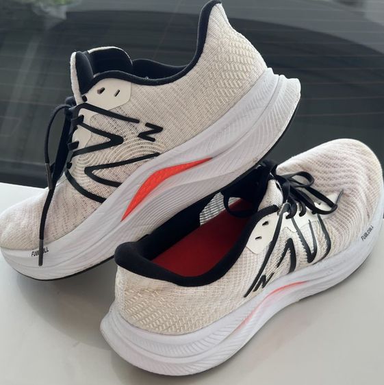 ขาย New Balance Fuelcell size 42.5-270cm ของแท้ สภาพสวย เบาใส่นุ่มสบายมาก รูปที่ 6