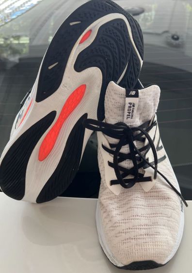 ขาย New Balance Fuelcell size 42.5-270cm ของแท้ สภาพสวย เบาใส่นุ่มสบายมาก รูปที่ 5