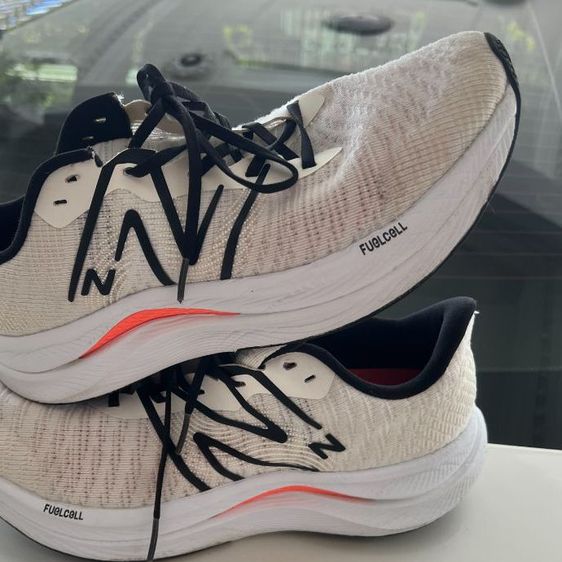 ขาย New Balance Fuelcell size 42.5-270cm ของแท้ สภาพสวย เบาใส่นุ่มสบายมาก รูปที่ 4