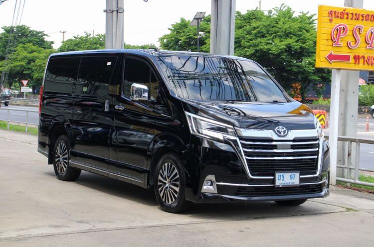 รถ Toyota Majesty 2.8 Grande สี ดำ