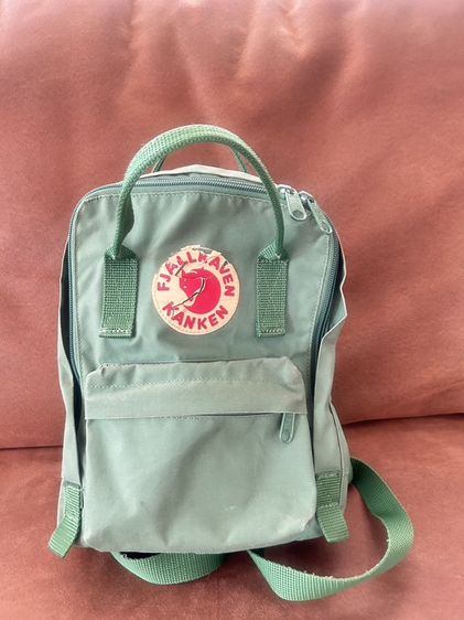 กระเป๋าเป้ Fjällräven Kånken Mini สีเขียว ซื้อจากเยอรมันของแท้แน่นอน