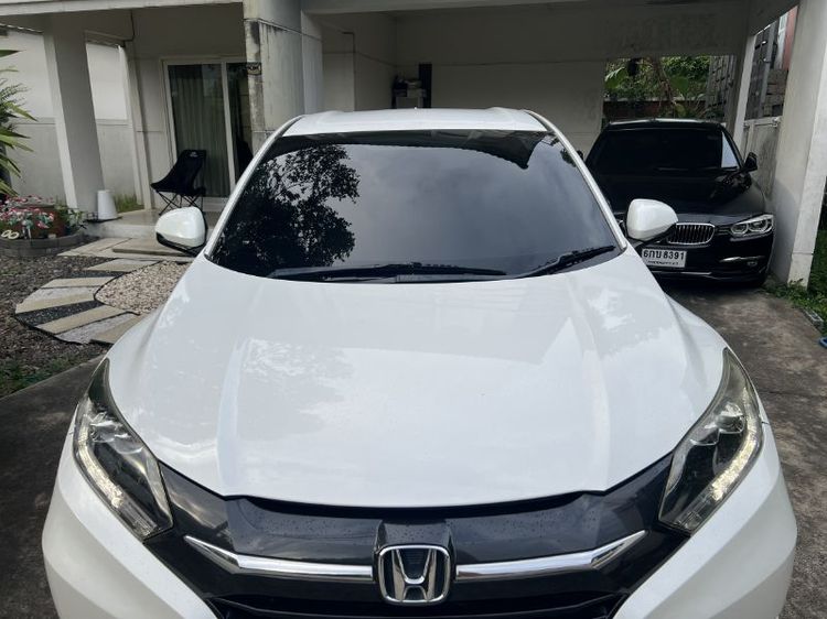 รถ Honda HR-V 1.8 E สี ขาว