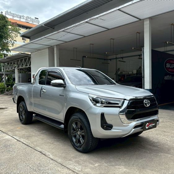 Toyota Hilux Revo 2023 Double Cab 2.4 Mid 4WD Pickup ดีเซล ไม่ติดแก๊ส เกียร์ธรรมดา บรอนซ์ทอง
