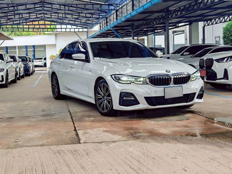 รถ BMW Series 3 320d สี ขาว