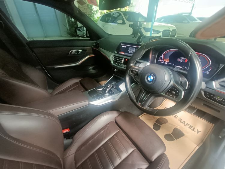 BMW Series 3 2021 320d Sedan ดีเซล ไม่ติดแก๊ส เกียร์อัตโนมัติ ขาว รูปที่ 4