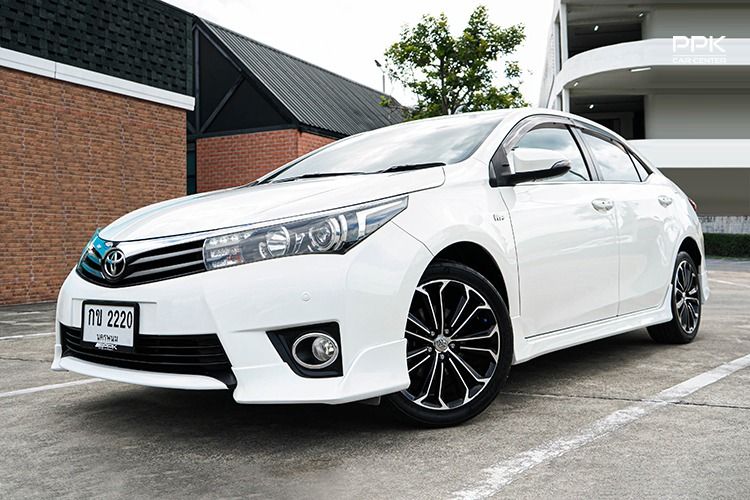 รถ Toyota Altis 1.8 Esport สี ขาว