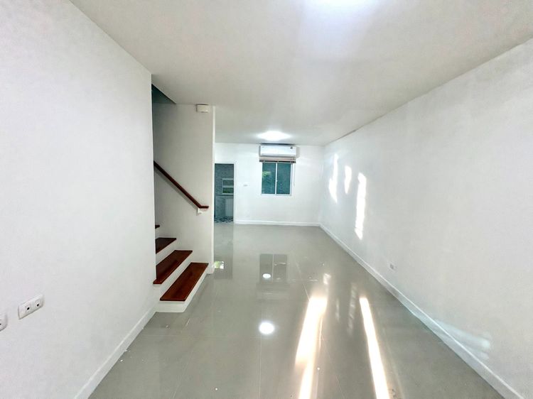 ตกแต่งครบ 🏡Lio Elite วัชรพล-สายไหม ทาวน์เฮ้าส์ 2 ชั้น รูปที่ 3