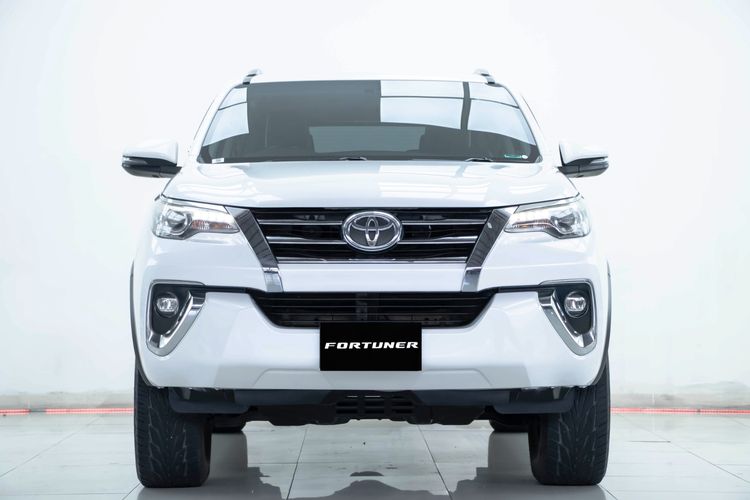 Toyota Fortuner 2018 2.4 V Utility-car ดีเซล ไม่ติดแก๊ส เกียร์อัตโนมัติ ขาว รูปที่ 4