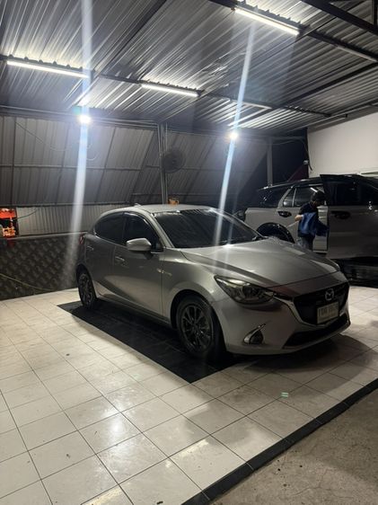 Mazda Mazda 2 2018 1.3 Sedan เบนซิน เกียร์อัตโนมัติ บรอนซ์เงิน รูปที่ 3