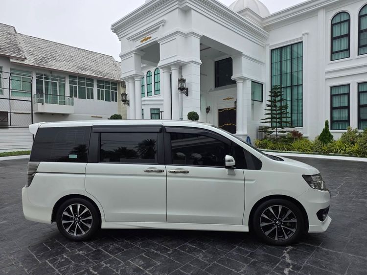Honda Stepwagon 2013 2.0 JP Van เบนซิน ไม่ติดแก๊ส เกียร์อัตโนมัติ ขาว รูปที่ 2