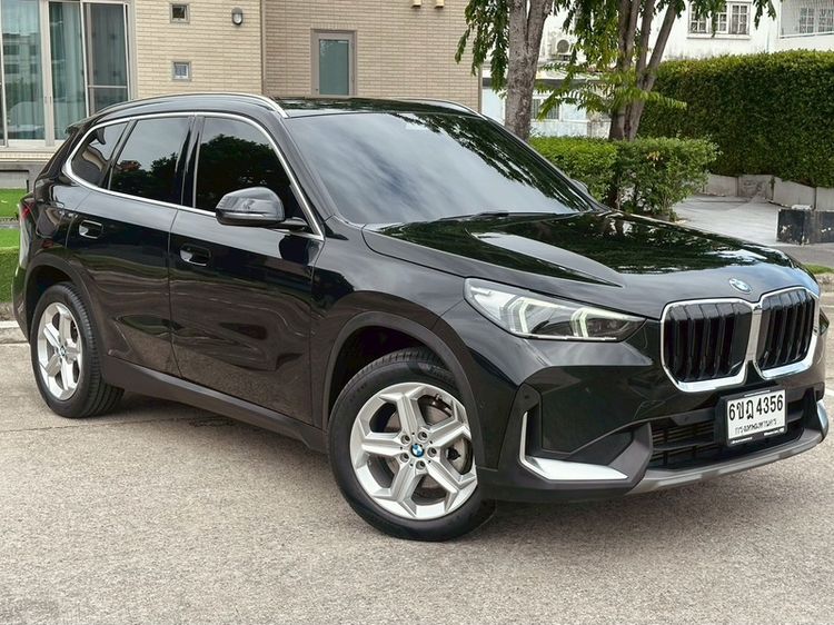 BMW X1 2023 1.5 sDrive18i xLine Utility-car เบนซิน เกียร์อัตโนมัติ ดำ รูปที่ 3