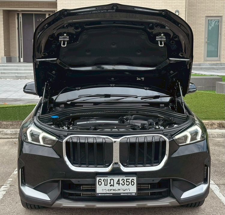 BMW X1 2023 1.5 sDrive18i xLine Utility-car เบนซิน เกียร์อัตโนมัติ ดำ รูปที่ 4