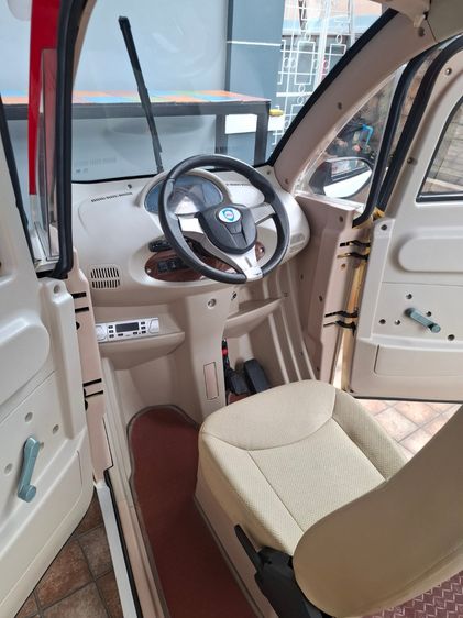 mini electric car had its battery replaced. รถไฟฟ้าขนาดเล็ก เพิ่งเปลี่ยนแบตใหม่ electric  batter รูปที่ 3