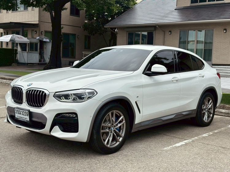 รถ BMW X4 2.0 xDrive20d M Sport 4WD สี ขาว