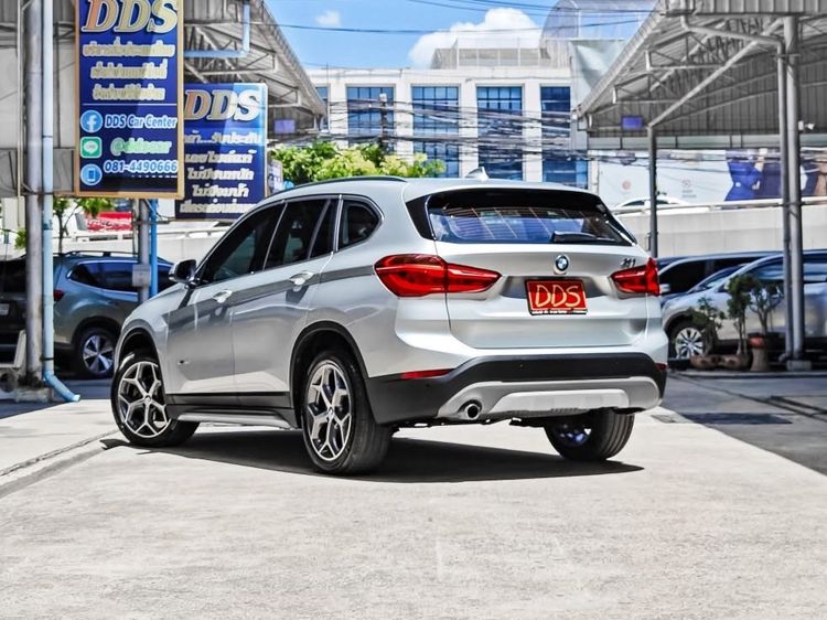 BMW X1 2018 2.0 sDrive18d xLine Utility-car ดีเซล เกียร์อัตโนมัติ เทา รูปที่ 4