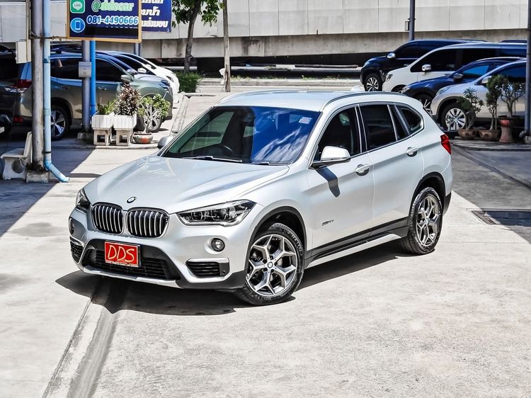 BMW X1 2018 2.0 sDrive18d xLine Utility-car ดีเซล เกียร์อัตโนมัติ เทา รูปที่ 2