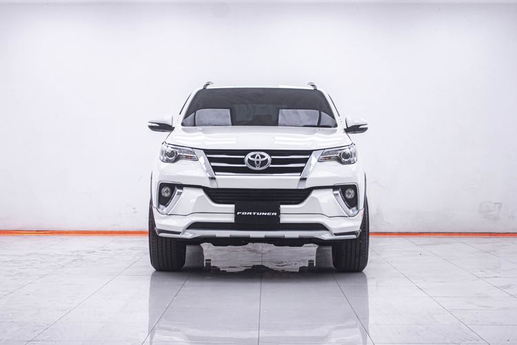 Toyota Fortuner 2016 2.4 V Utility-car ดีเซล ไม่ติดแก๊ส เกียร์อัตโนมัติ ขาว รูปที่ 4