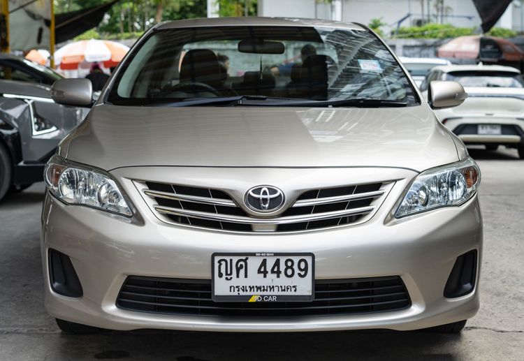 รถ Toyota Altis 1.6 E CNG สี น้ำตาล