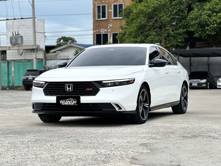 รถ Honda Accord 2.0 e:HEV RS สี ขาว