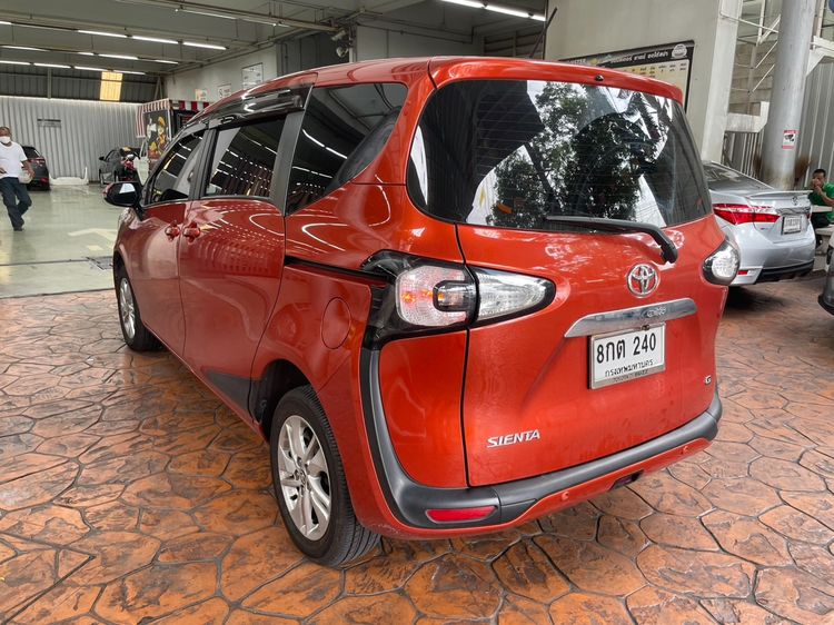 Toyota Sienta 2018 1.5 V Utility-car เบนซิน ไม่ติดแก๊ส เกียร์อัตโนมัติ ส้ม รูปที่ 4