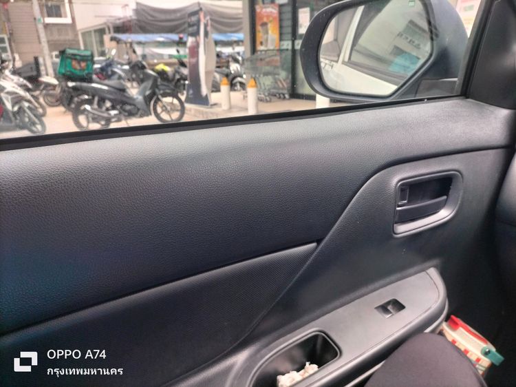 รถ Mitsubishi Triton 2.4 GL สี ขาว