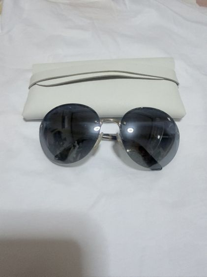 แว่นตากันแดด Prada