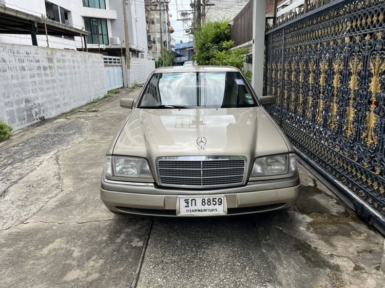 รถ Mercedes-Benz C-Class C220 สี บรอนซ์ทอง