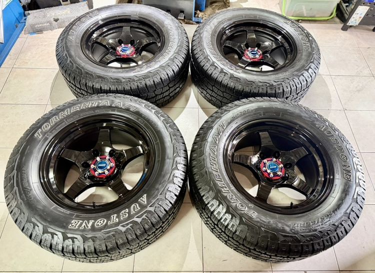 R5 17 6x139 พร้อมยางAT ตัวขาว 265 65 17 สวยงาม