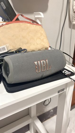 ส่งต่อเจ้าของใหม่ JBL charge5 ลำโพงบลูทูธพกพาสภาพดีงาม(ราคาตกลงกันได้)