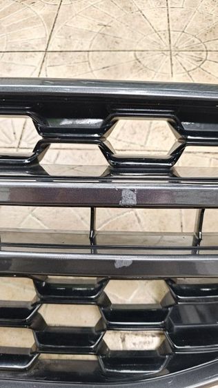 กระจังหน้า ford ranger 2026 ถอดจากป้ายแดง มีรอยจากการเก็บตามภาพครับ รูปที่ 2