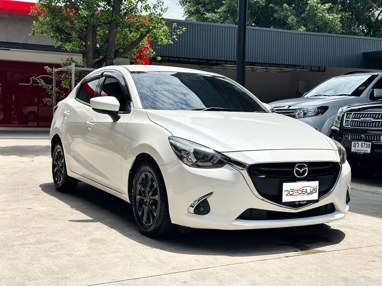 Mazda Mazda 2 2018 1.3 High Connect Sedan เบนซิน เกียร์อัตโนมัติ ขาว รูปที่ 3