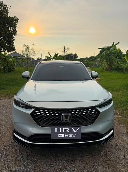 HONDA HR-V RS สีขาวซันไลท์