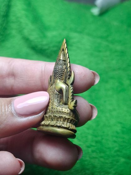 พระพุทธชินราชอินโดจีนเนื้อทองเหลืองเก่าพิมพ์แต่งจีวรดอกมีตอกโค๊ตศาลา รูปที่ 3