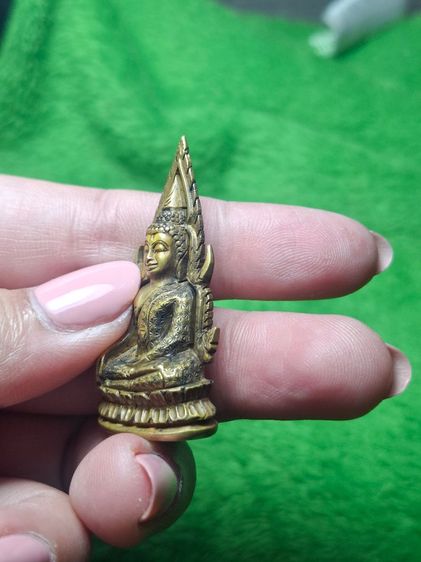 พระพุทธชินราชอินโดจีนเนื้อทองเหลืองเก่าพิมพ์แต่งจีวรดอกมีตอกโค๊ตศาลา รูปที่ 2
