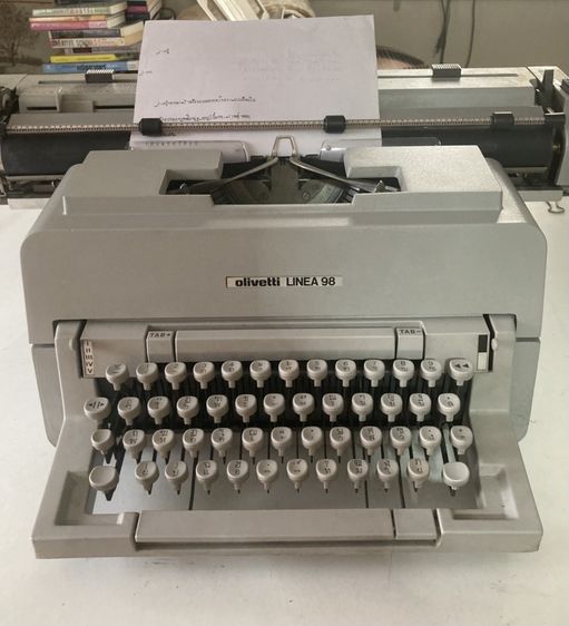 เครื่องพิมพ์ดีด Olivetti Linea98