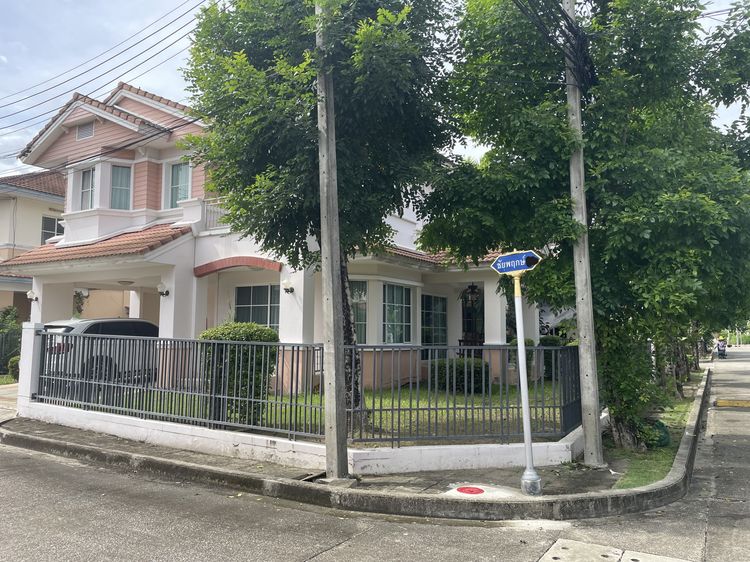 ตกแต่งครบ สร้างเสร็จก่อน 2010 บ้านเดี่ยวหลังมุมพร้อมอยู่ โครงการชัยพฤกษ์ (Land and Houses) ทำเลดีที่สุดในโซนคลอง 4  รูปที่ 2