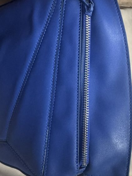 ส่งต่อ Loewe Small Puzzle Bag In Satin Calfskin Scuba Blue มือสอง รูปที่ 11