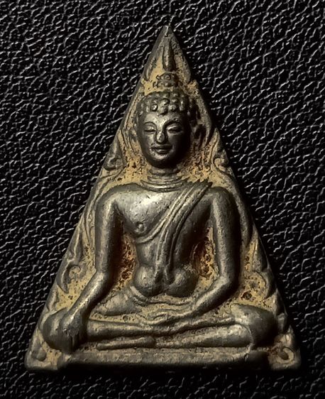 หลวงปู่เฮี้ยง วัดป่า ชลบุรี (นางพญาเสน่ห์จันทร์ หลังแบบ)