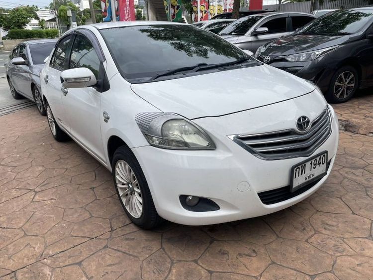 รถ Toyota Vios 1.5 J สี ขาว