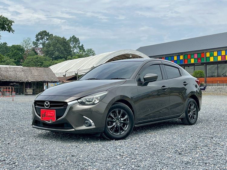 รถ Mazda Mazda 2 1.3 High Connect สี น้ำตาล