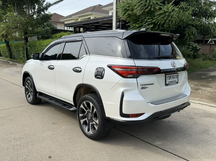 Toyota Fortuner 2020 2.4 Legender Black Top Utility-car ดีเซล ไม่ติดแก๊ส เกียร์อัตโนมัติ ขาว รูปที่ 3