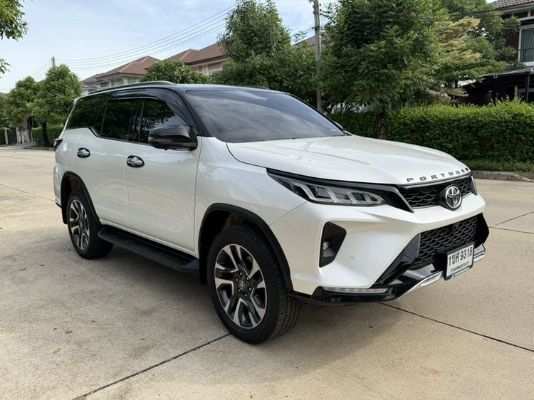 Toyota Fortuner 2020 2.4 Legender Black Top Utility-car ดีเซล ไม่ติดแก๊ส เกียร์อัตโนมัติ ขาว