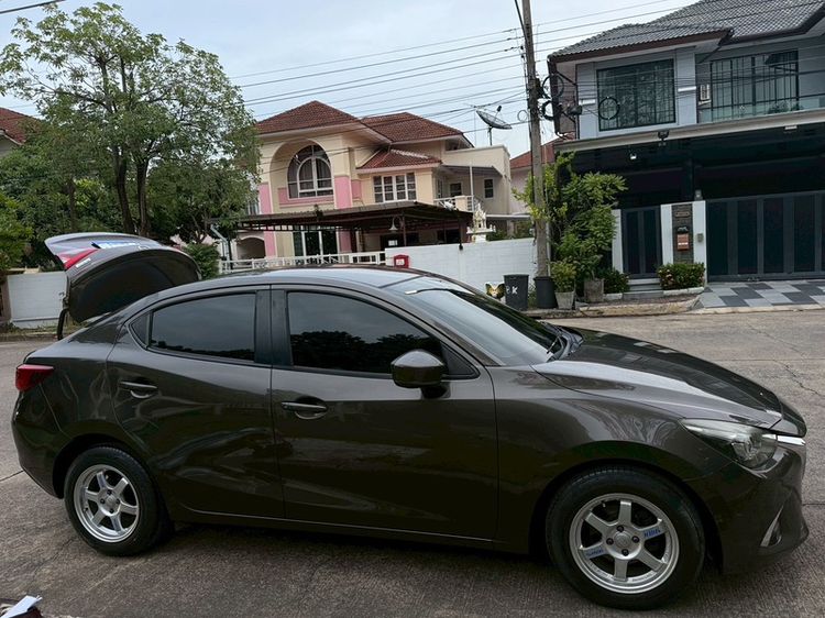 Mazda Mazda 2 2018 1.3 Sedan เบนซิน ไม่ติดแก๊ส เกียร์อัตโนมัติ ดำ รูปที่ 3
