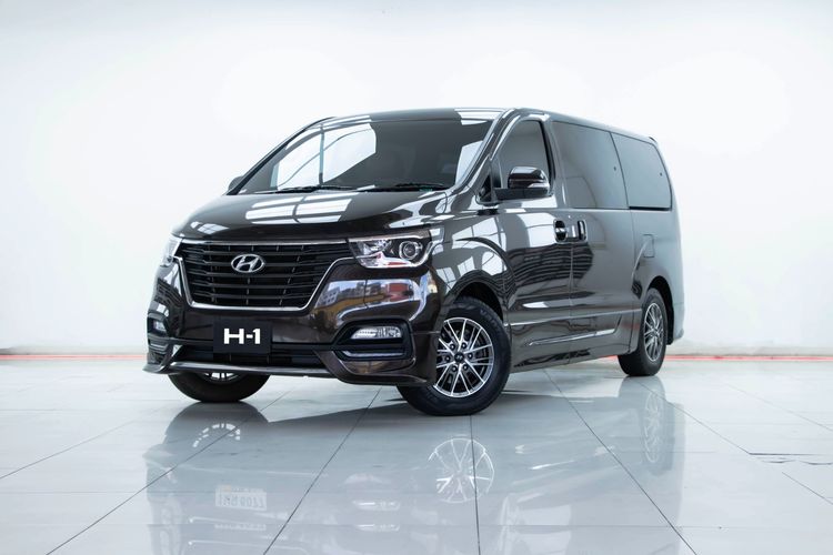 Hyundai H-1  2024 2.5 Elite Utility-car ดีเซล ไม่ติดแก๊ส เกียร์อัตโนมัติ น้ำตาล