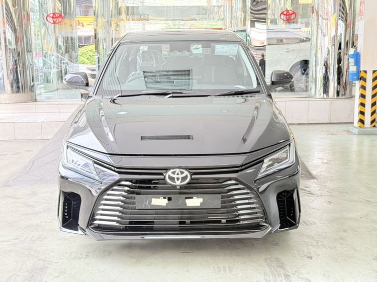 รถ Toyota Yaris ATIV 1.2 Premium สี ดำ