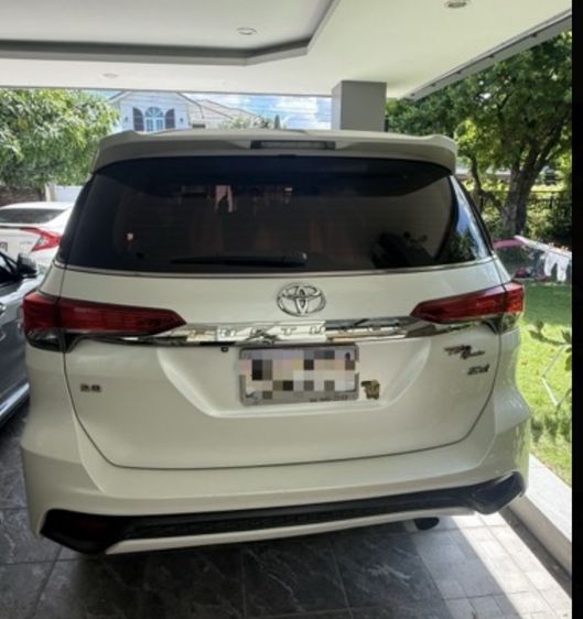 Toyota Fortuner 2017 2.8 TRD Sportivo ดีเซล เกียร์อัตโนมัติ ขาว รูปที่ 2
