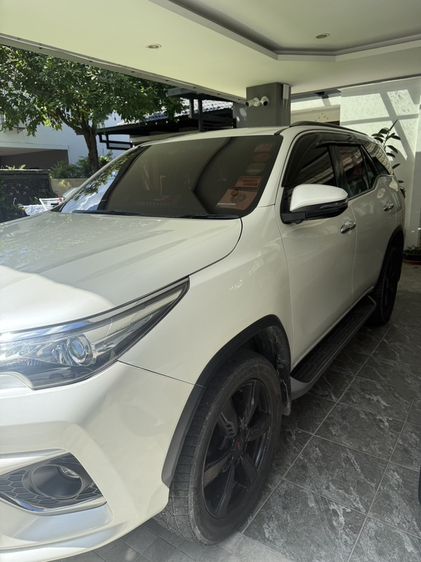 Toyota Fortuner 2017 2.8 TRD Sportivo ดีเซล เกียร์อัตโนมัติ ขาว รูปที่ 3
