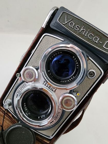 📸 [ส่งต่อ] กล้องฟิล์มวินเทจเลนส์คู่ Yashica-D TLR (Medium Format) พร้อมเคสหนังแท้ตรงรุ่น รูปที่ 5