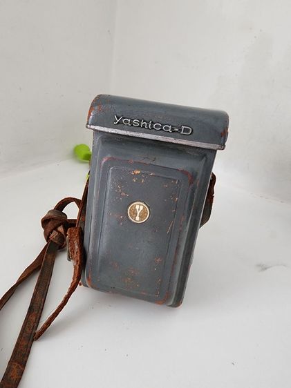 📸 [ส่งต่อ] กล้องฟิล์มวินเทจเลนส์คู่ Yashica-D TLR (Medium Format) พร้อมเคสหนังแท้ตรงรุ่น รูปที่ 2