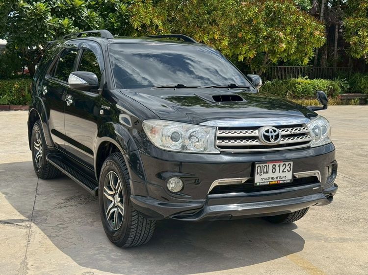 Toyota Fortuner 2010 3.0 TRD Sportivo 4WD Utility-car ดีเซล ไม่ติดแก๊ส เกียร์อัตโนมัติ ดำ รูปที่ 2